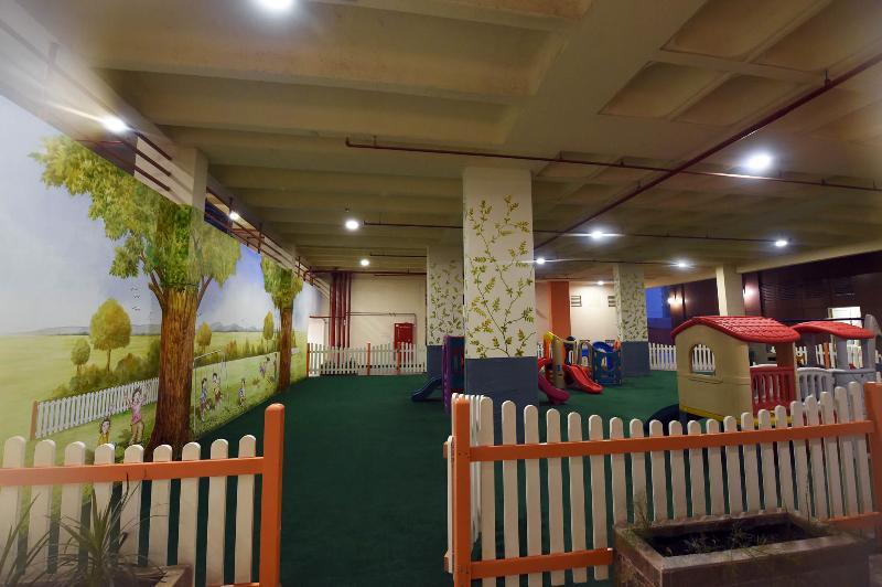 Orange Suites Hotel Manama Extérieur photo